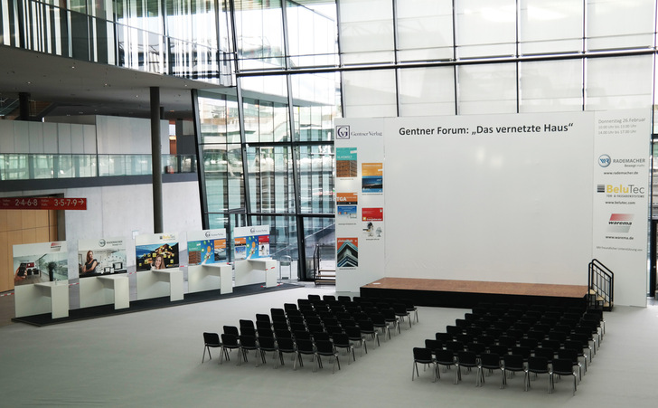 Fast fertig zeigt sich das Gentner Forum im Atrium der Messe Stuttgart - © Olaf Vögele
